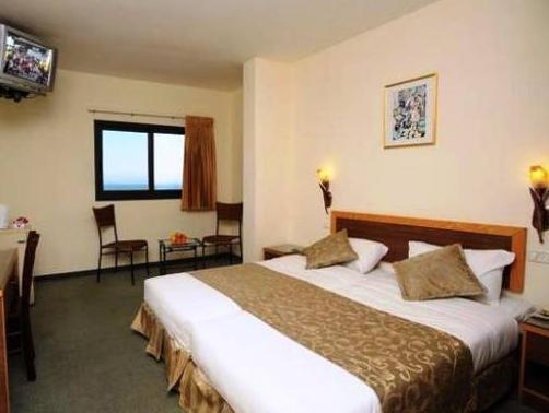 Nofim Hotel Tiberias Bagian luar foto