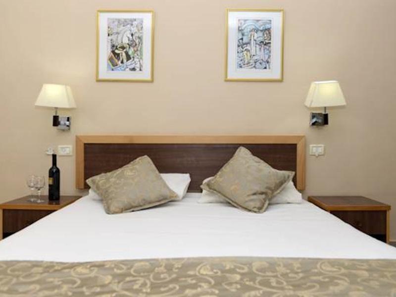 Nofim Hotel Tiberias Bagian luar foto